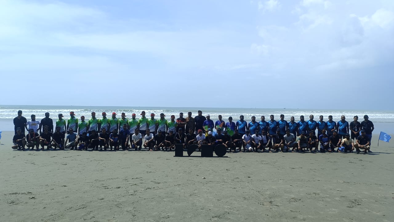 ISHO factory workforce on their office retreat to Cox's Bazar | Photo by ISHO